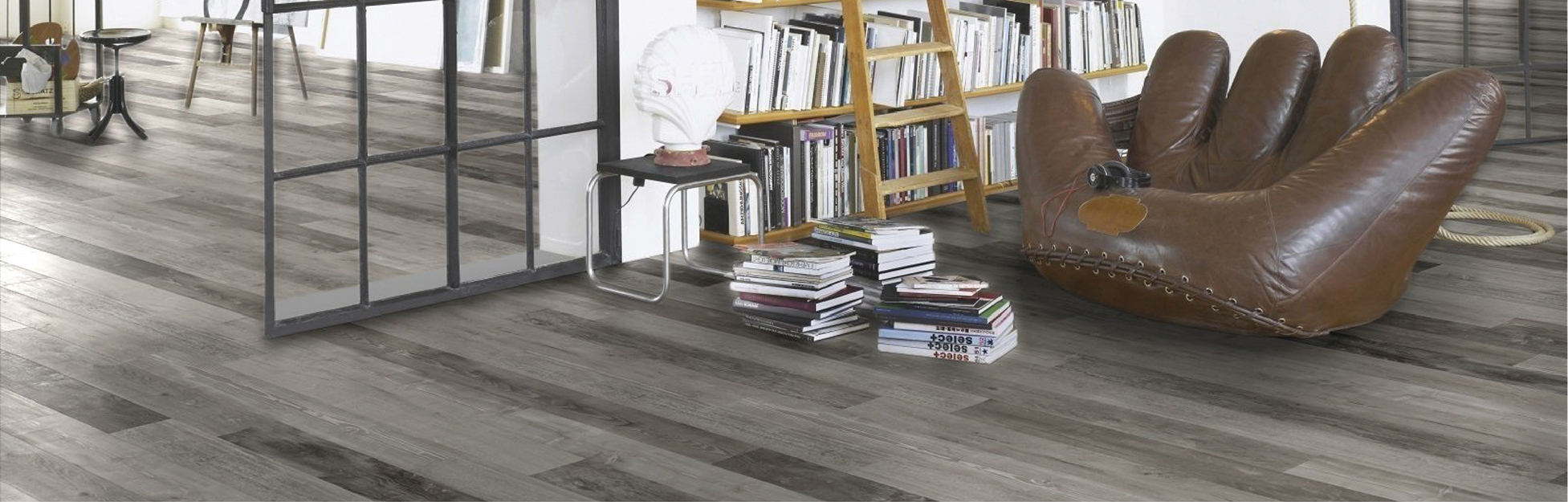 LAMINATE FLOORING